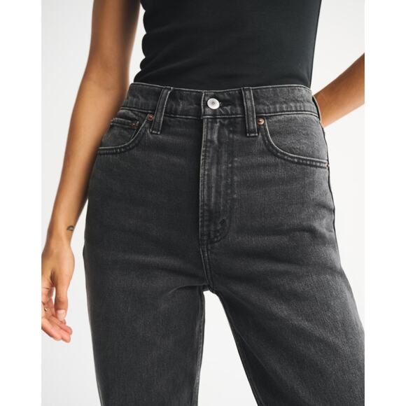 Abercrombie & Fitch Ultra High Rise 90s Straight Jean Size 30 Washed Black Vent - Picture 4 of 12